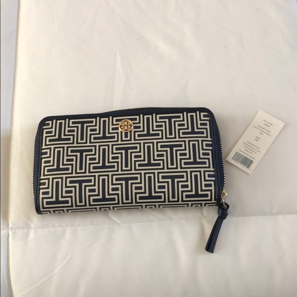 Tory Burch Handbags - 🛑 SOLD ON MERCARI TORY Burch Parker Geo T Wallet